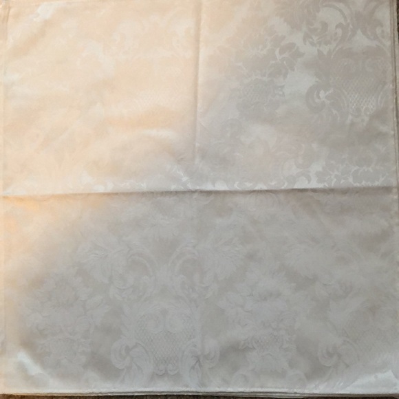 Vintage Table Cloth Set - Picture 8 of 12